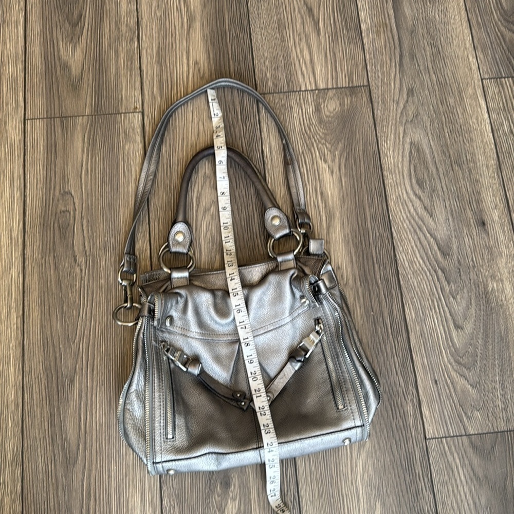 Vintage metallic silver B. Makowsky bag with optional shoulder strap w/ zippers - Picture 14 of 15